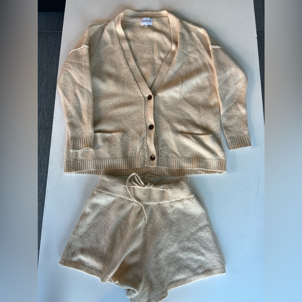 Revolve/Synds Set